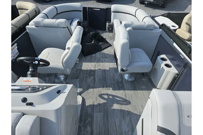 Slide: The Image of Crest Classic LX 220SLC CPT 2024 - 4