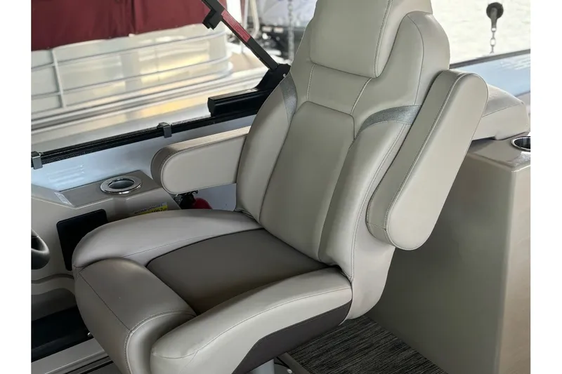 Slide: The Image of Crest Caribbean LX 250SLRC CP3 2024 - 5