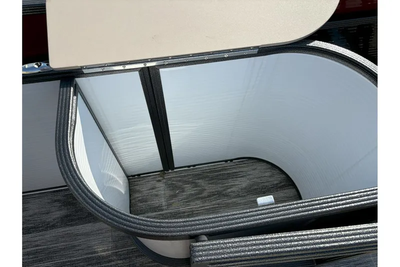 Slide: The Image of Crest Classic LX 200L 2024 - 12