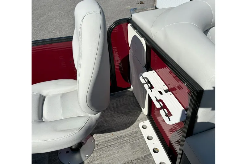 Slide: The Image of Crest CLASSIC FISH 220SF 2024 - 3