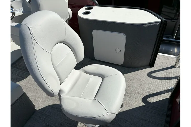 Slide: The Image of Crest CLASSIC FISH 220SF 2024 - 4