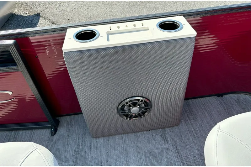 Slide: The Image of Crest CLASSIC FISH 220SF 2024 - 6