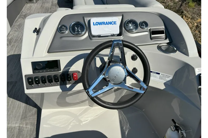 Slide: The Image of Crest CLASSIC FISH 220SF 2024 - 8