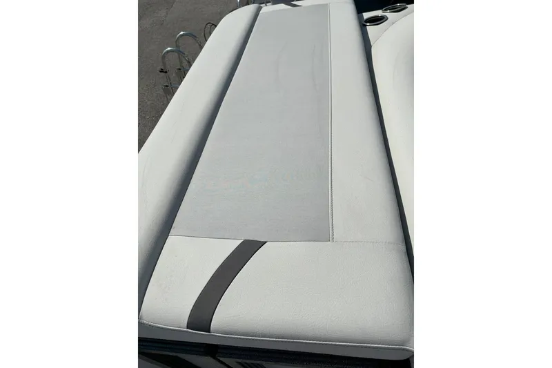 Slide: The Image of Crest Classic LX 200L 2024 - 13