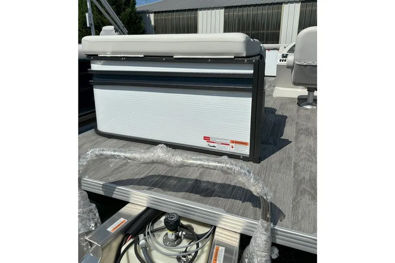 Slide: The Image of Crest Classic LX 200L 2024 - 16