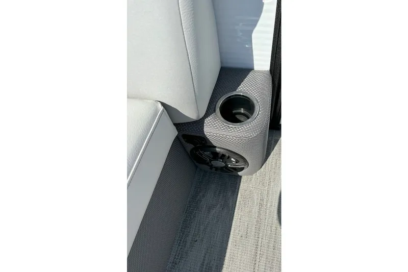 Slide: The Image of Crest Classic LX 200L 2024 - 8