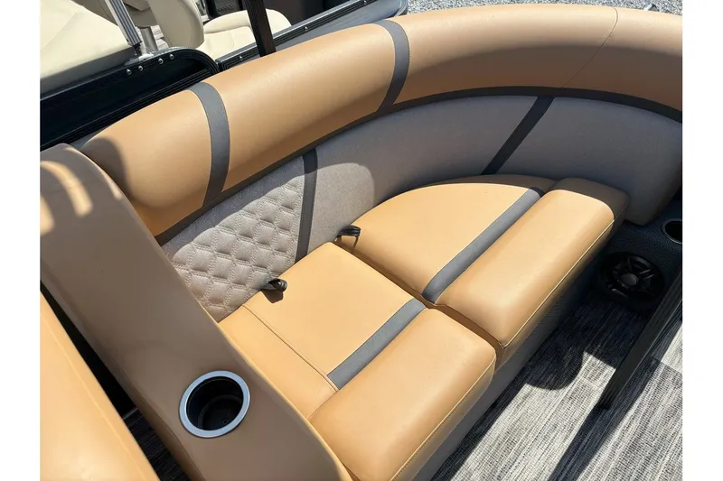 Slide: The Image of Crest Classic 200SLC 2025 - 11