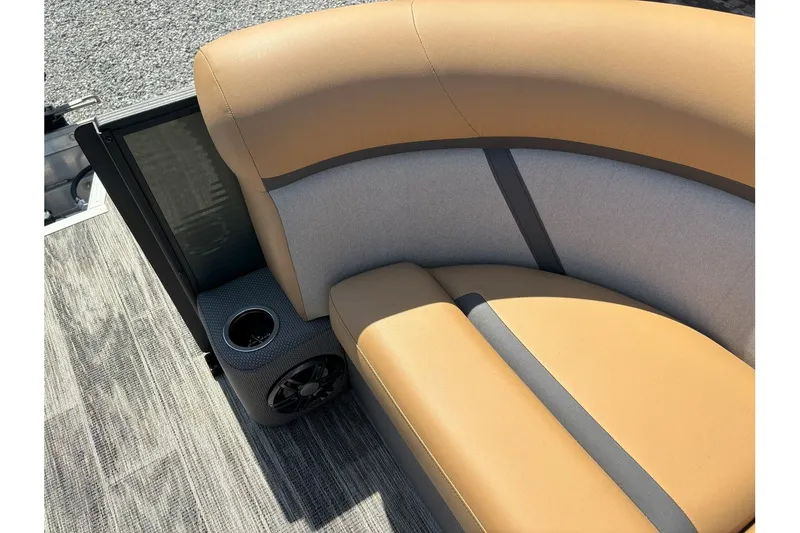 Slide: The Image of Crest Classic 200SLC 2025 - 14