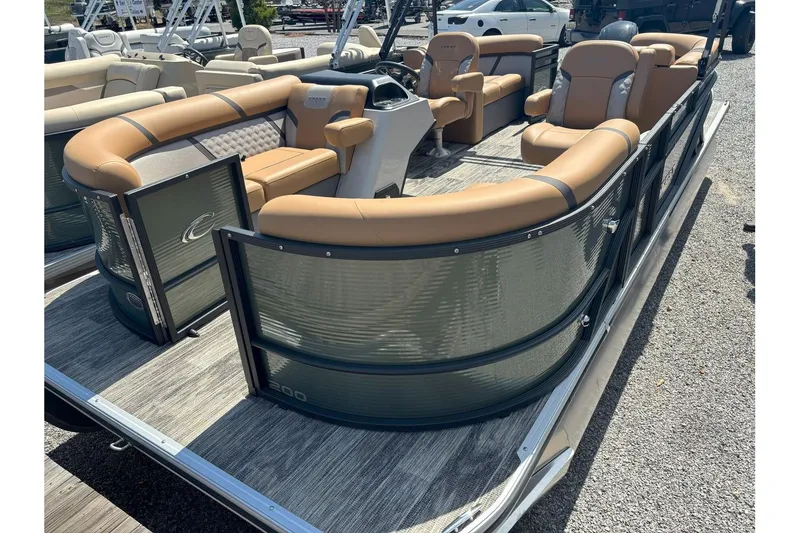 Slide: The Image of Crest Classic 200SLC 2025 - 4