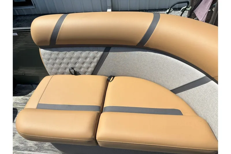 Slide: The Image of Crest Classic 200SLC 2025 - 7