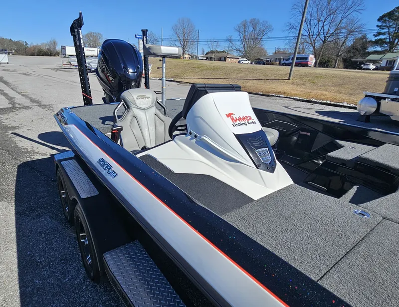 Slide: The Image of Skeeter ZXR21 2022 - 3