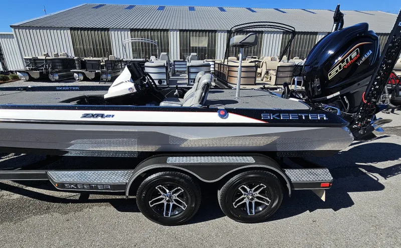 Slide: The Image of Skeeter ZXR21 2022 - 7