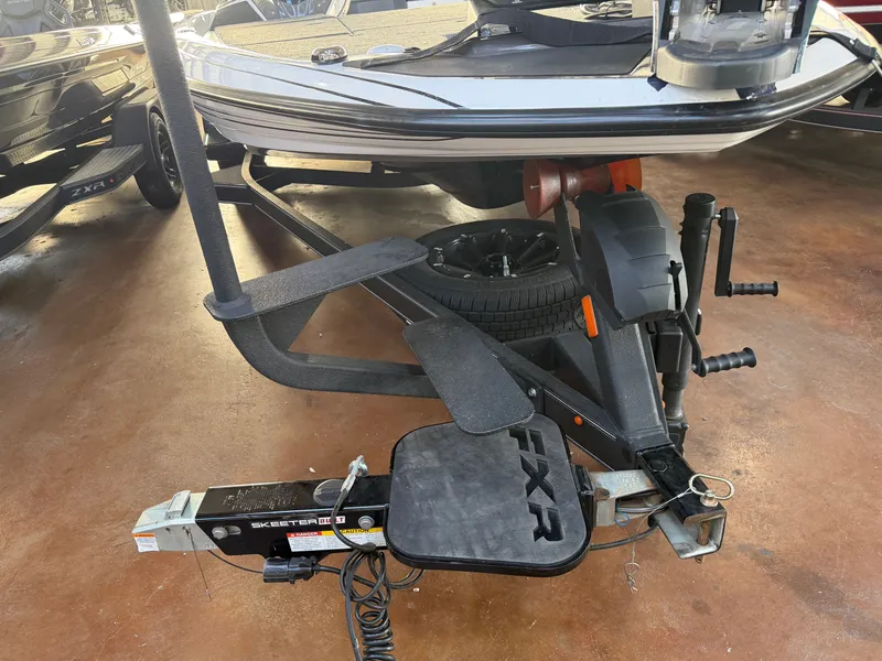 Slide: The Image of Skeeter FX20 Limited Edition 2025 - 23