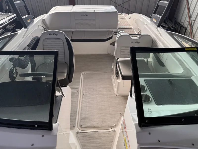 Slide: The Image of Sea Ray SeaRay SPX210 2024 - 10