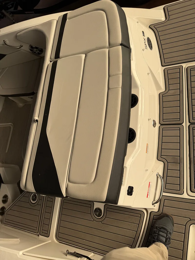 Slide: The Image of Sea Ray SeaRay SPX210 2024 - 18