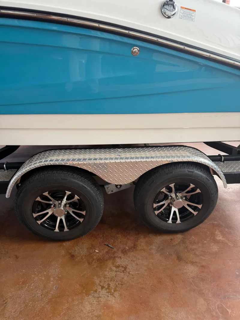 Slide: The Image of Sea Ray SeaRay SPX210 2024 - 20