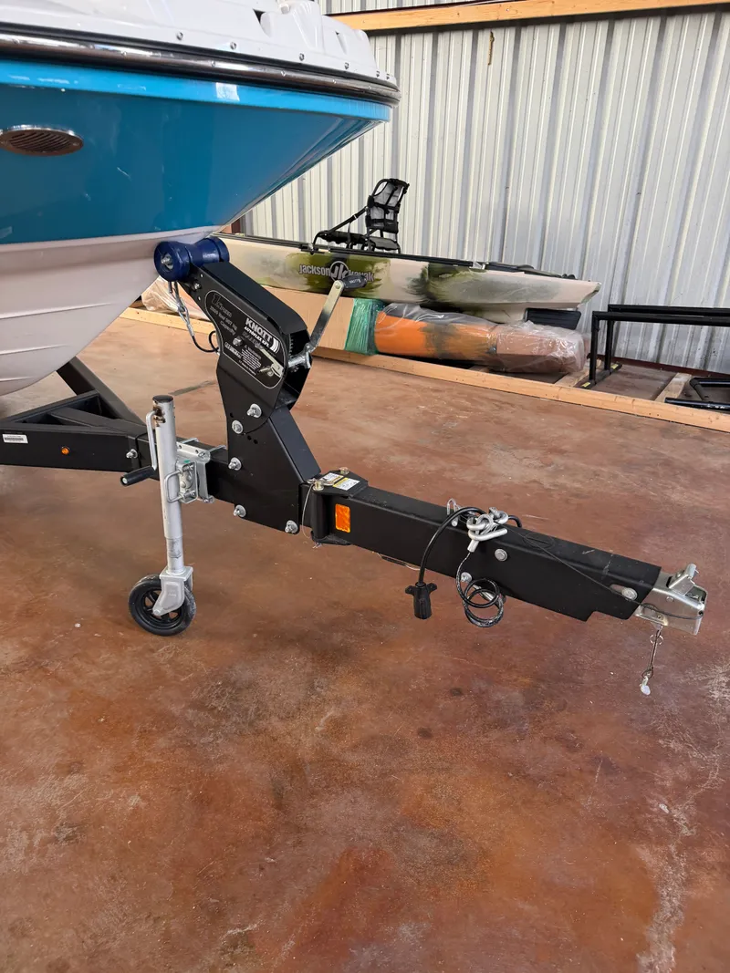 Slide: The Image of Sea Ray SeaRay SPX210 2024 - 21