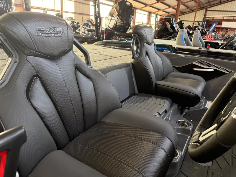 Slide: The Image of Skeeter FX20 Limited Edition 2025 - 15