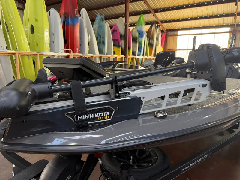 Slide: The Image of Skeeter FX20 Limited Edition 2025 - 7