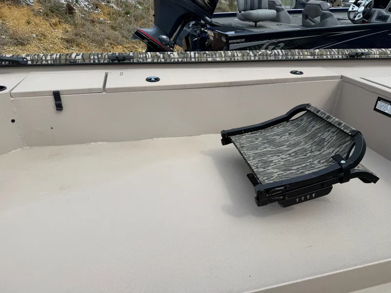 Slide: The Image of Avid 16 Commander 2026 - 6