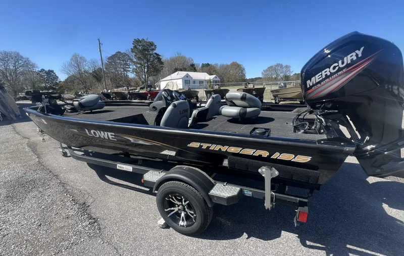 Slide: The Image of Lowe Stinger 195 2015 - 11