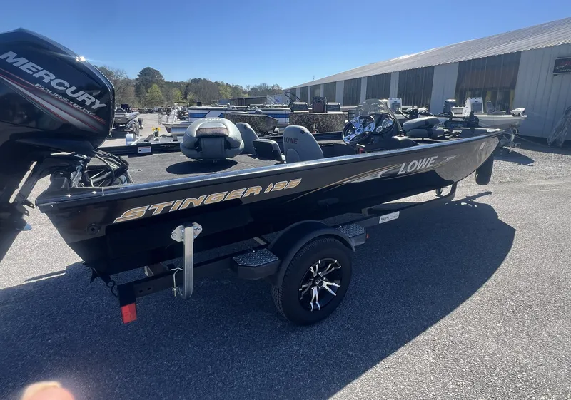 Slide: The Image of Lowe Stinger 195 2015 - 7