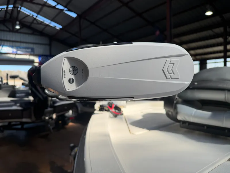 Slide: The Image of Skeeter SX221 2026 - 14