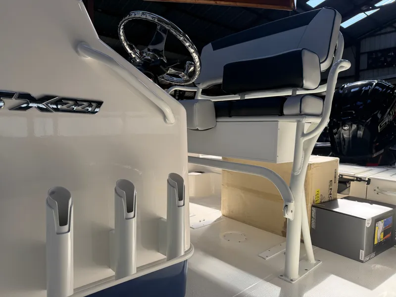 Slide: The Image of Skeeter SX221 2026 - 17