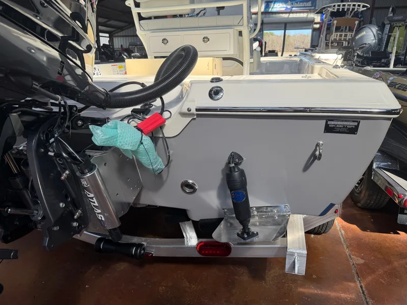 Slide: The Image of Skeeter SX221 2026 - 21