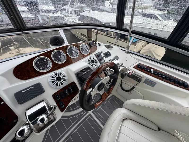 Slide: The Image of Meridian 341 Sedan 2006 - 25