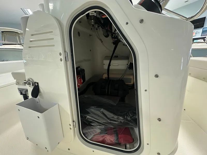 Slide: The Image of Boston Whaler 150 Montauk 2026 - 11
