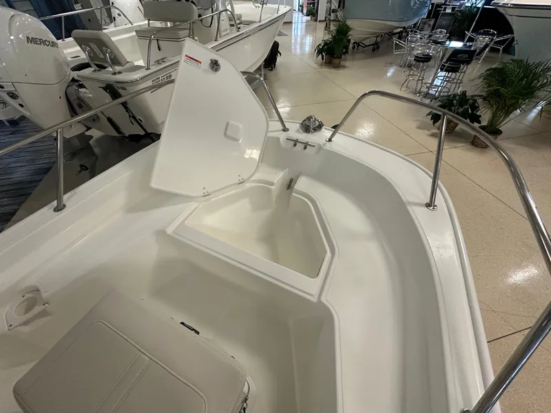Slide: The Image of Boston Whaler 150 Montauk 2026 - 7