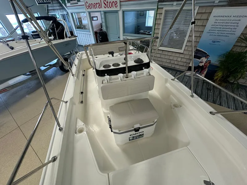 Slide: The Image of Boston Whaler 150 Montauk 2026 - 8