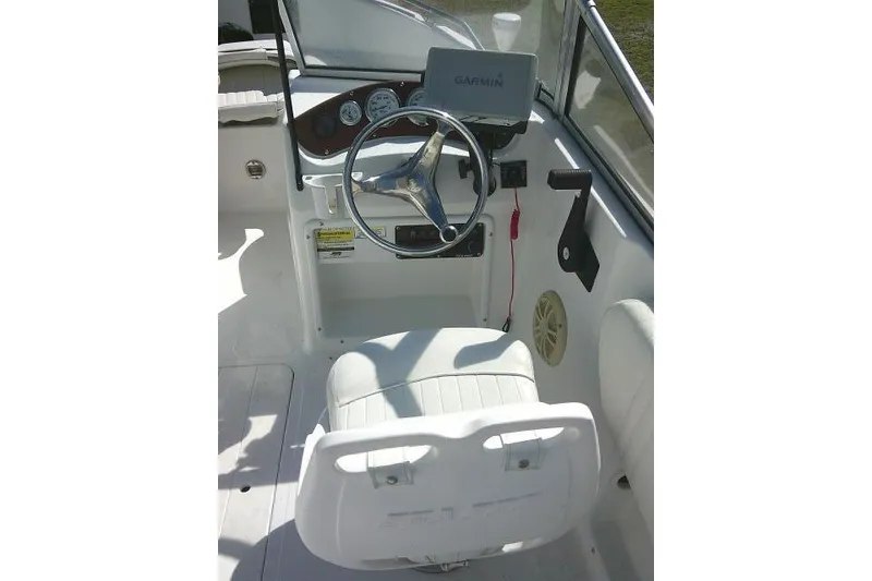 Slide: The Image of 2005 Sea Pro 195 Fish & Ski boat cockpit with Garmin navigation system. - 20
