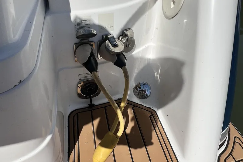Slide: The Image of Power connections on a 2006 Formula 40 Performance Cruiser boat deck. - 50