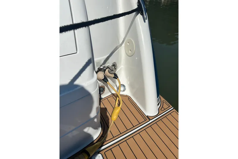 Slide: The Image of 2006 Formula 40 Performance Cruiser stern with dock connections and teak deck. - 51