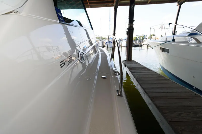 Slide: The Image of Pursuit OS 345 Offshore 2014 - 19