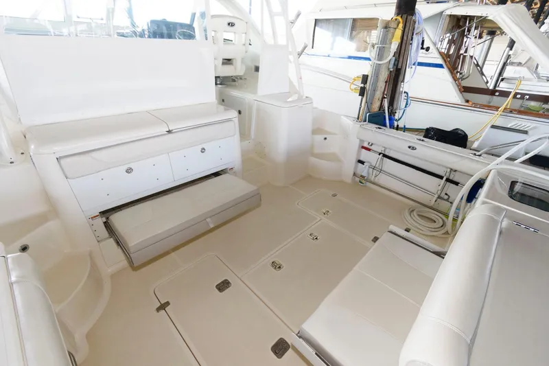 Slide: The Image of Pursuit OS 345 Offshore 2014 - 4