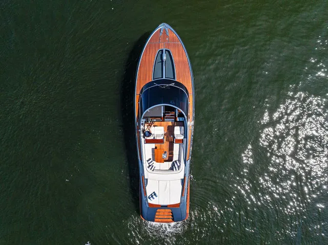 Slide: The Image of Riva 38' Rivamare 2020 - 38