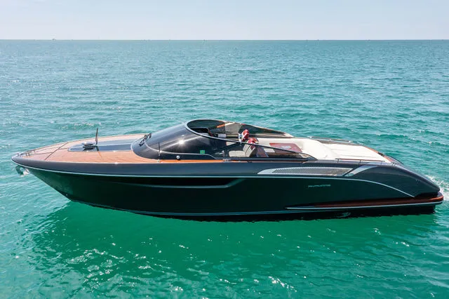 Slide: The Image of Riva 38' Rivamare 2020 - 51