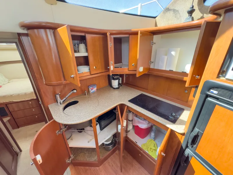 Slide: The Image of Silverton 34 Convertible 2007 - 32