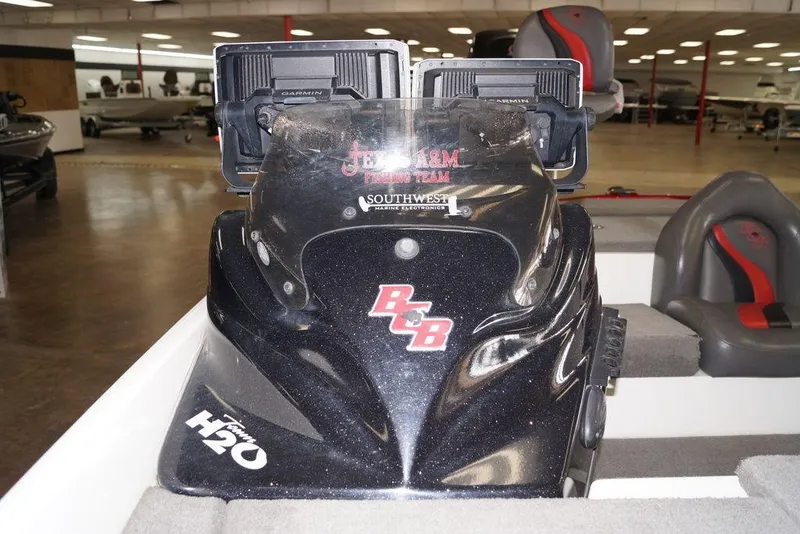 Slide: The Image of 2018 Bass Cat Pantera II boat interior with dual Garmin displays. - 18