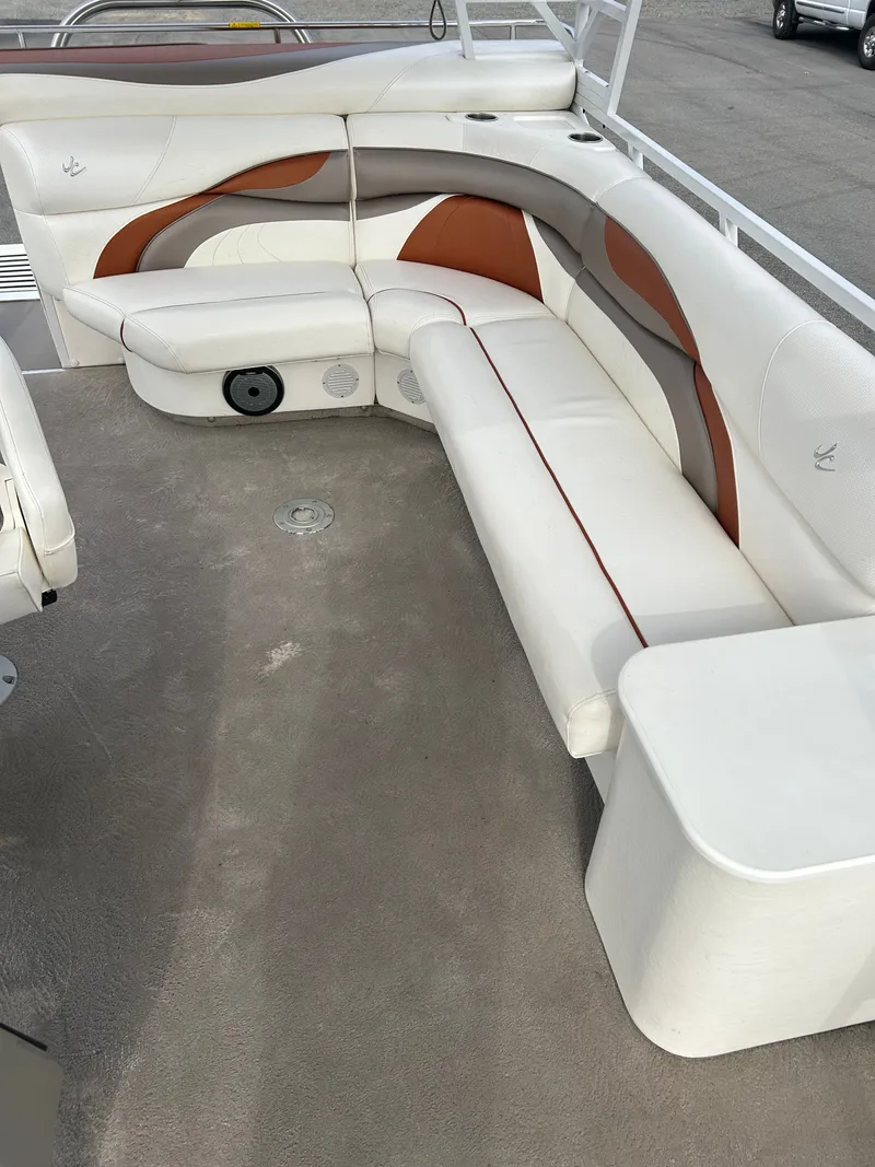 Slide: The Image of JC Manufacturing SportToon 25TT 2011 - 9