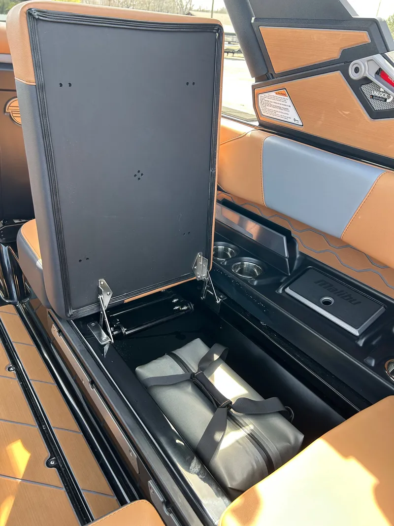 Slide: The Image of Malibu Wakesetter 23 LSV 2026 - 20