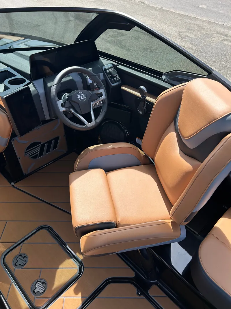 Slide: The Image of Malibu Wakesetter 23 LSV 2026 - 22