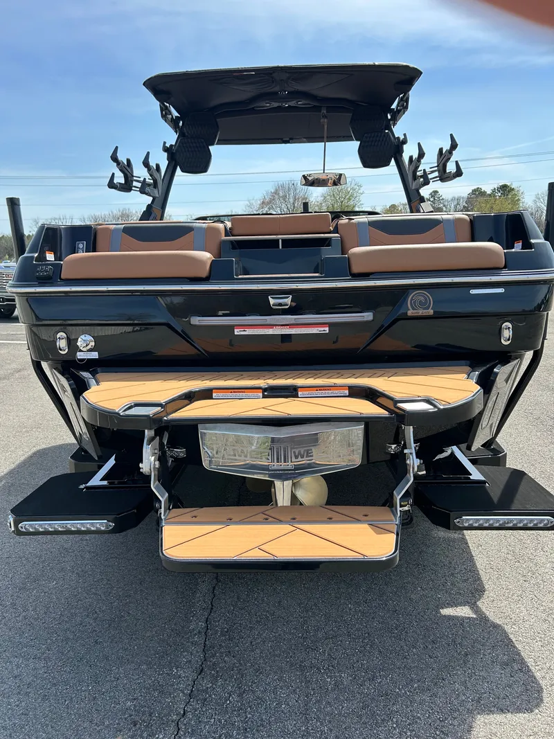 Slide: The Image of Malibu Wakesetter 23 LSV 2026 - 3