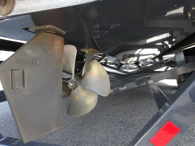 Slide: The Image of Malibu Wakesetter 25 LSV 2016 - 4