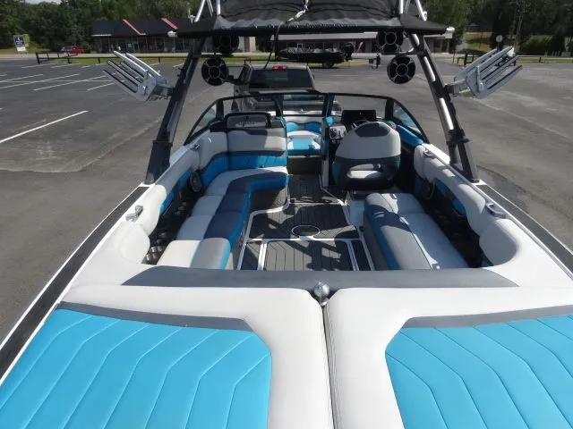Slide: The Image of Malibu Wakesetter 25 LSV 2016 - 6
