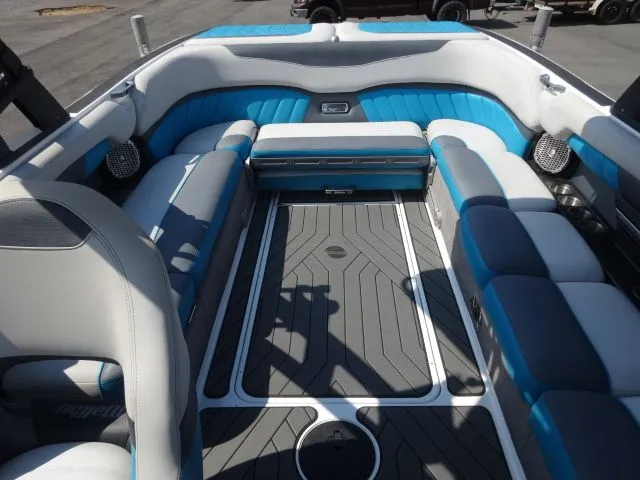 Slide: The Image of Malibu Wakesetter 25 LSV 2016 - 7