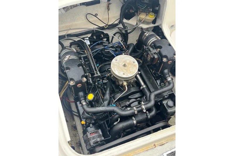 Slide: The Image of Engine of a 2006 Trophy 2359 Hardtop boat, detailed view. - 24